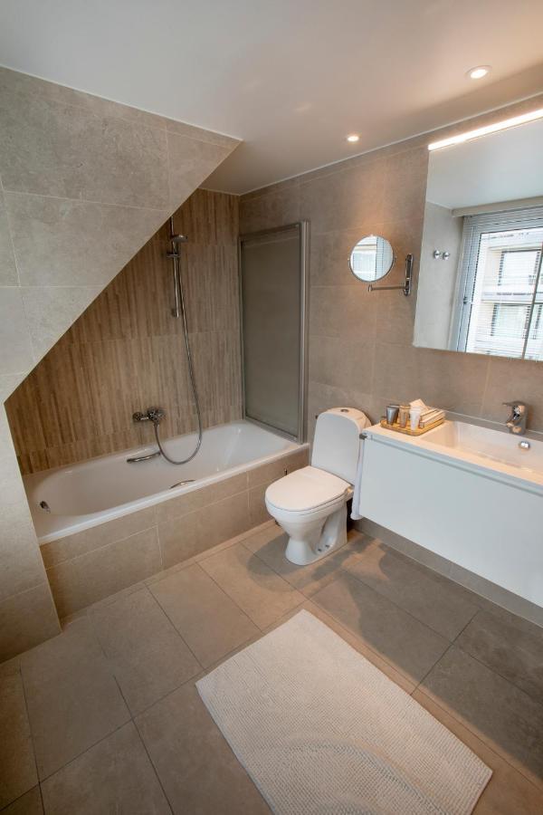 Large Double Room,947832295:JPEG